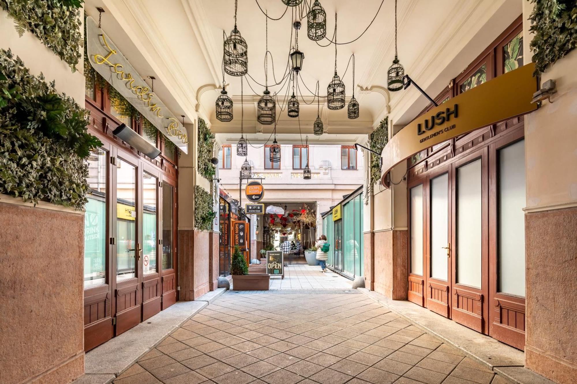 Super Central - Very Lively Area - In Gozsdu Budapeste Exterior foto