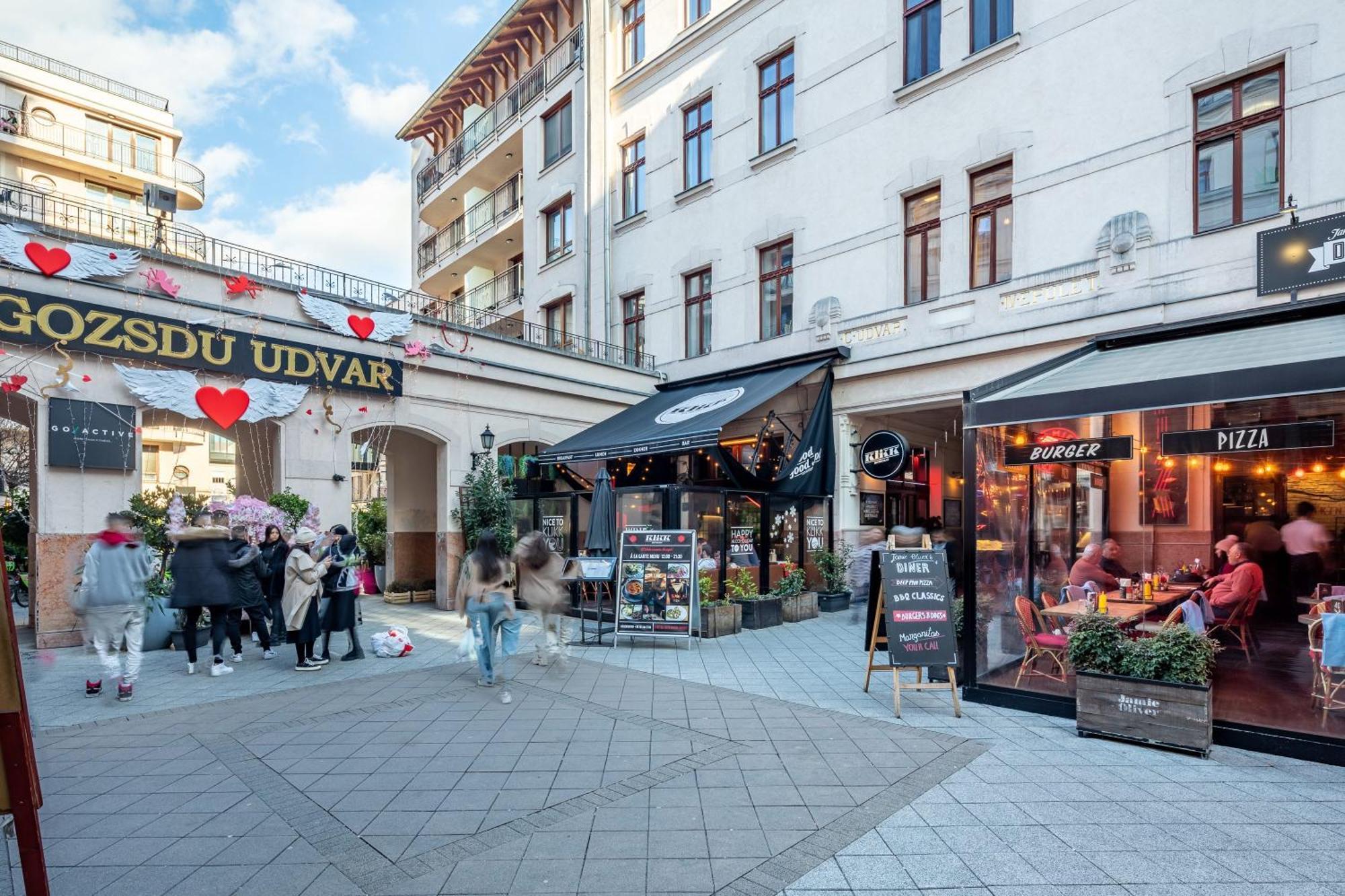 Super Central - Very Lively Area - In Gozsdu Budapeste Exterior foto